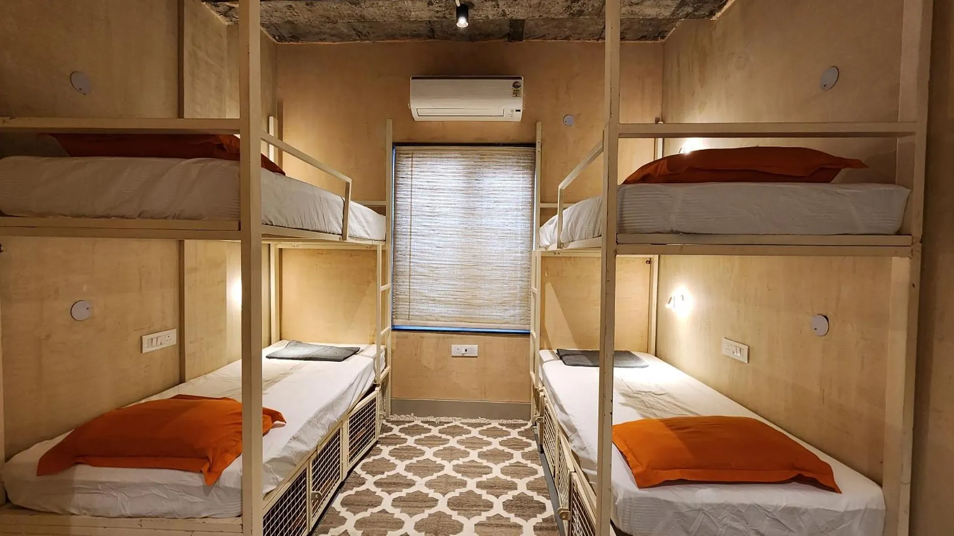 J House Near Bhikaji Hostel New Delhi